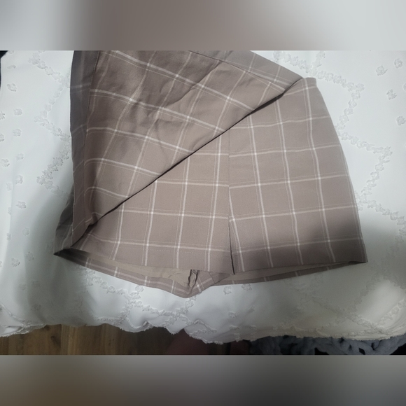 Forever 21 plaid skort - Picture 3 of 3